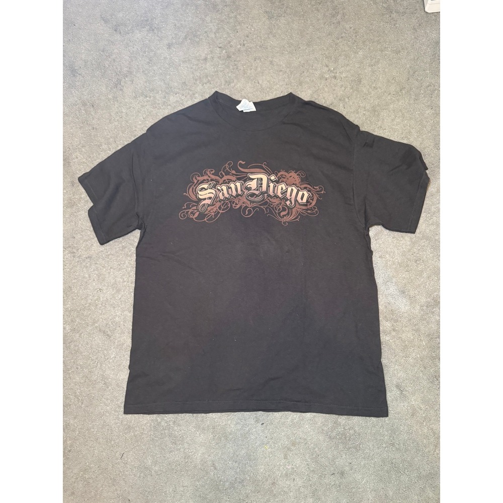 Delta Pro Weight San Diego Graphic T-Shirt Mens XL Black Old English Scroll Tee
